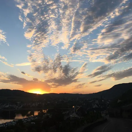 Count Von Hatzfeld Mit Moselblick * Kinheim